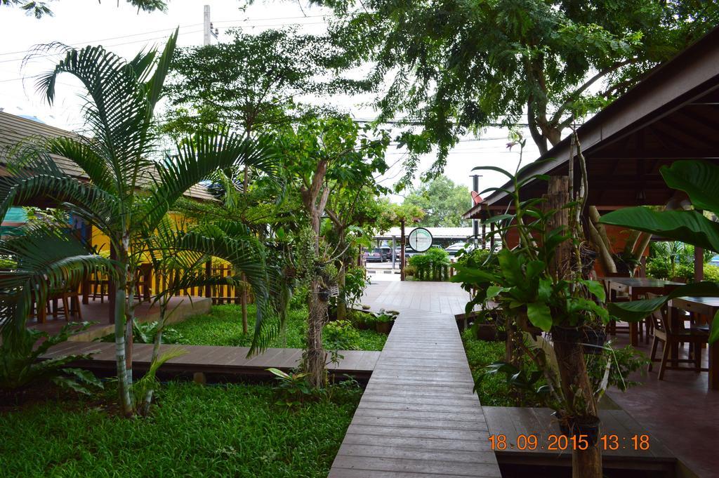 La Paillote Guest House Rayong Esterno foto