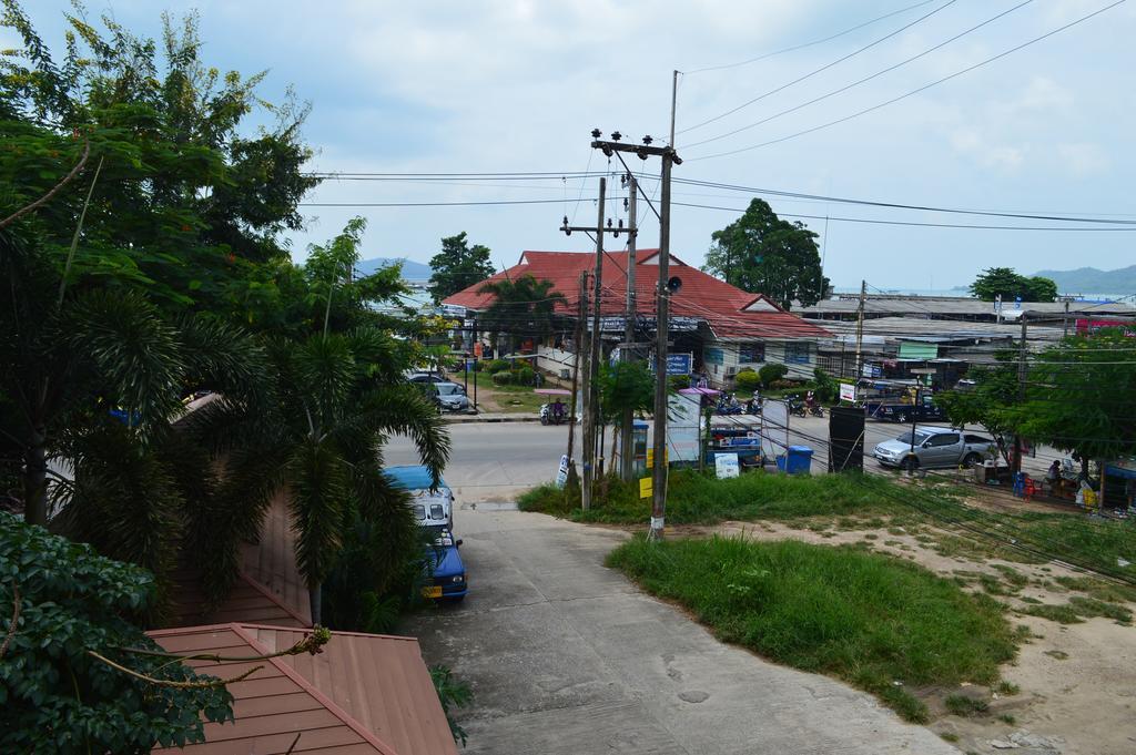 La Paillote Guest House Rayong Esterno foto