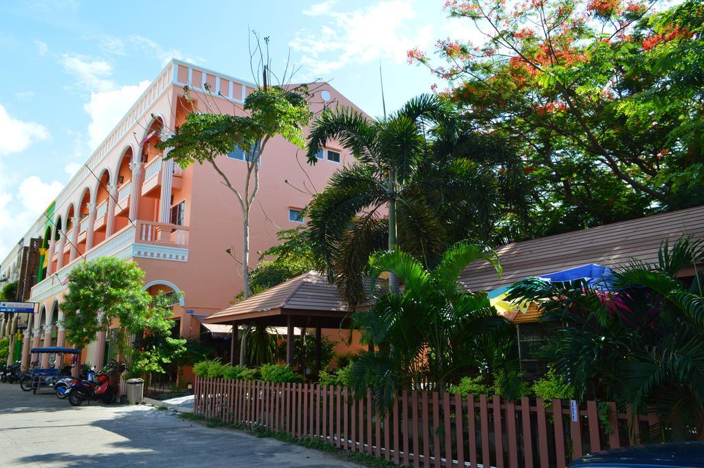La Paillote Guest House Rayong Esterno foto