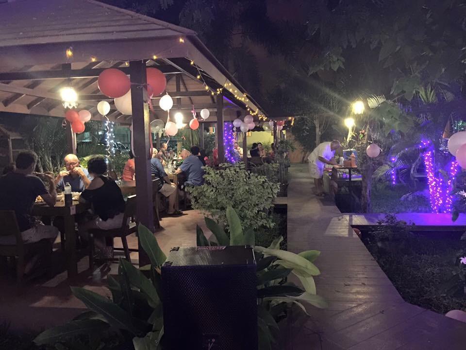 La Paillote Guest House Rayong Esterno foto